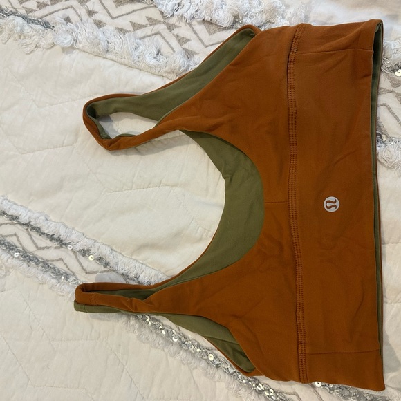 Lululemon bra
Interchangeable - Picture 4 of 4